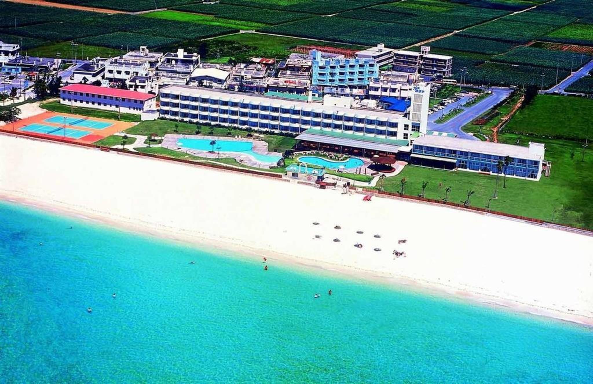 En Resort Kumejima Eef Beach Hotel Exterior foto